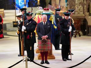 Supporting image for story: Queen’s children surround her coffin for sombre vigil at St Giles’ Cathedral