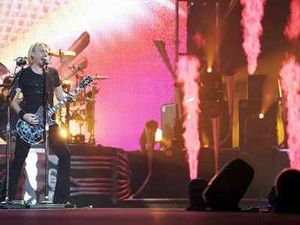 Supporting image for story: Nickelback back and it's a blast