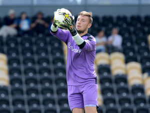 Supporting image for story: Wolves keeper Jon Flatt leaves on loan