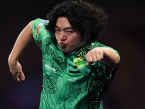 Supporting image for story: Motomu Sakai struts his stuff before cruising through at Alexandra Palace