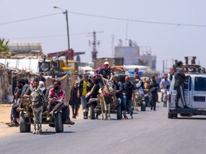 Supporting image for story: More than 100,000 people have fled Rafah, says UN