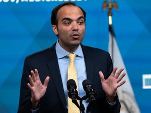 Supporting image for story: Donald Trump sacks director of financial regulator