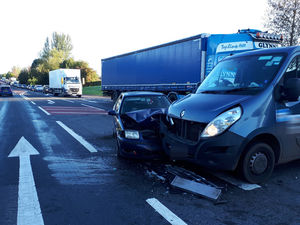 Supporting image for story: A5 crash: Car and minibus involved in smash leading to traffic delays