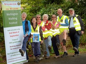 Supporting image for story: Hundreds attend Wellington Walking Festival