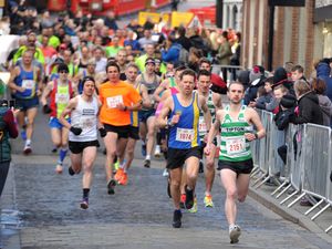 Supporting image for story: More than 2,000 runners take on Shrewsbury 10k