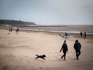 Supporting image for story: Britons urged to stay at home despite warm weather on fifth lockdown weekend