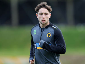 Supporting image for story: Wolves' midfield stars helping Joe Hodge to improve