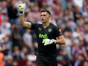 Supporting image for story: Aston Villa confident over Emi Martinez