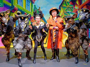 Supporting image for story: WATCH: Su Pollard and Jeffrey Holland all set for Wolverhampton panto