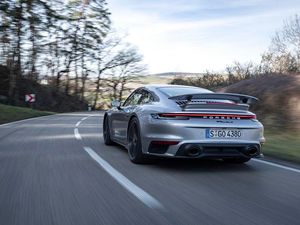Supporting image for story: Porsche introduces hardcore Lightweight package for 911 Turbo S